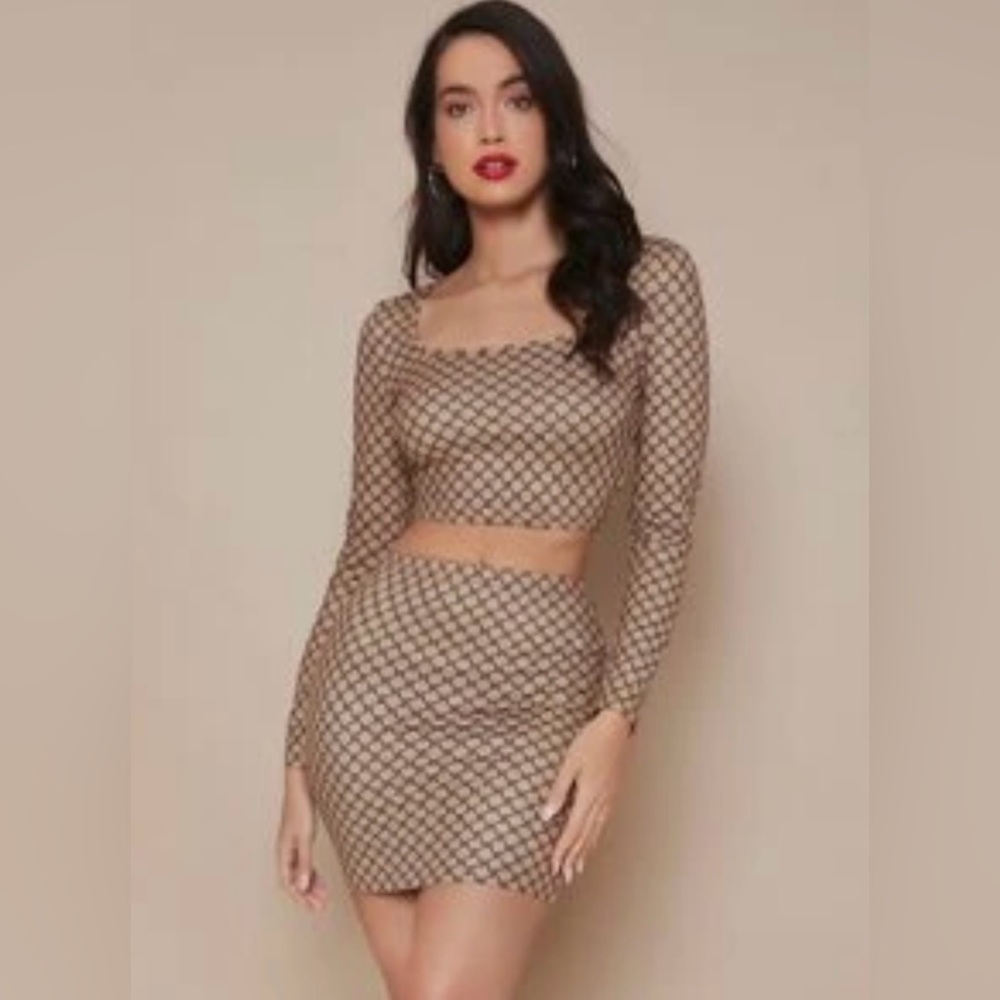 NWOT Scoop Neck Geometric Crop Tee and Bodycon Skirt Set. Size XS